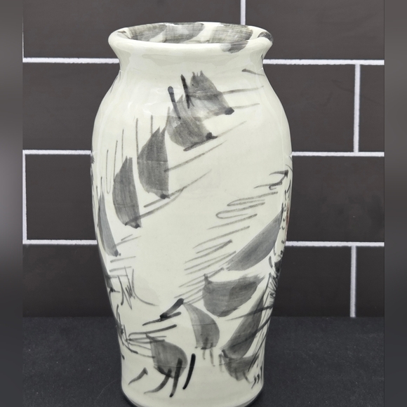 Graffiti Style Studio Pottery Vase Cat Design - Picture 5 of 7